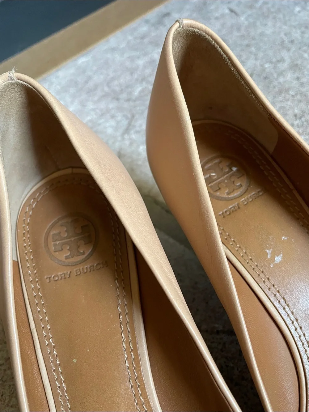 Tory Burch Women's Pointed Toe Leather Pumps in Nude